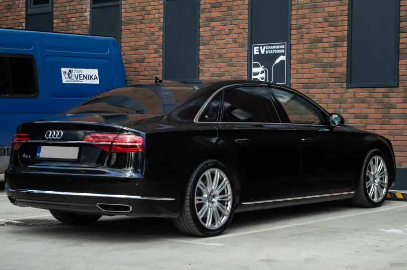 Audi A8 L 4.2 BiTDI голяма снимка 2007 - CrediRent Audi A8 L 4.2 BiTDI голяма снимка 2007