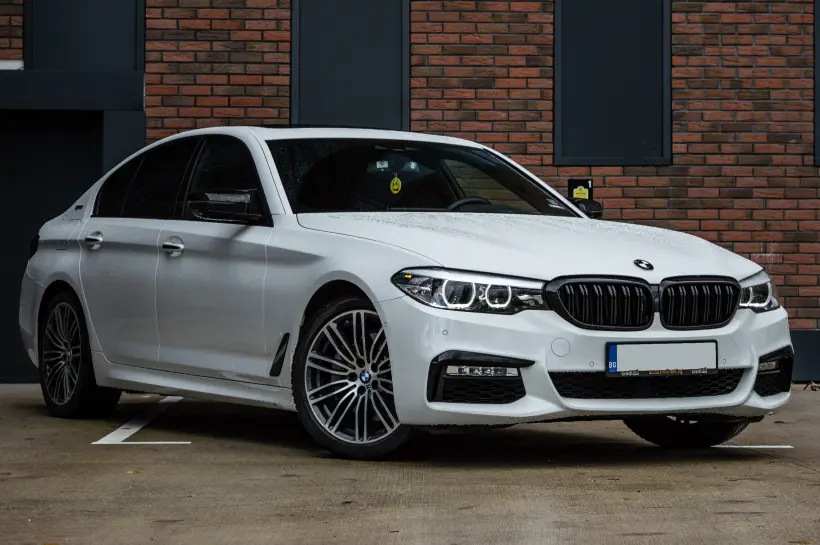 BMW 530 Е Plug-in Hybrid голяма снимка 2139 - CrediRent BMW 530 Е Plug-in Hybrid голяма снимка 2139