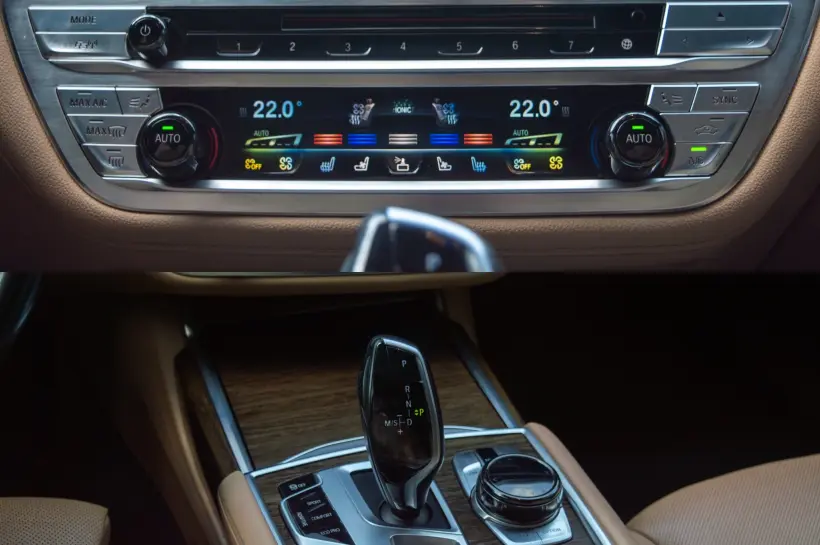 BMW 750 i xDrive büyük resim 1989 - CrediRent BMW 750 i xDrive büyük resim 1989