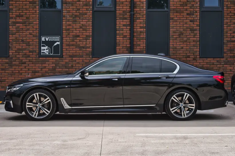 BMW 740 D xDrive M-Pack голяма снимка 1697 - CrediRent BMW 740 D xDrive M-Pack голяма снимка 1697