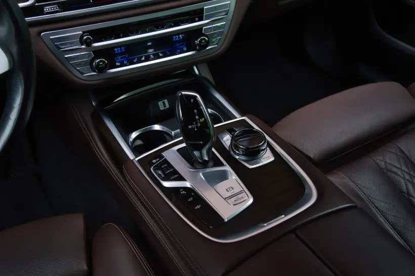 BMW 740 D xDrive M-Pack голяма снимка 1709 - CrediRent BMW 740 D xDrive M-Pack голяма снимка 1709
