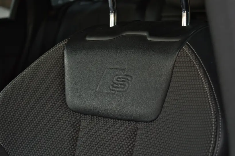 Audi A4 2.0 TDI голяма снимка 1631 - CrediRent Audi A4 2.0 TDI голяма снимка 1631