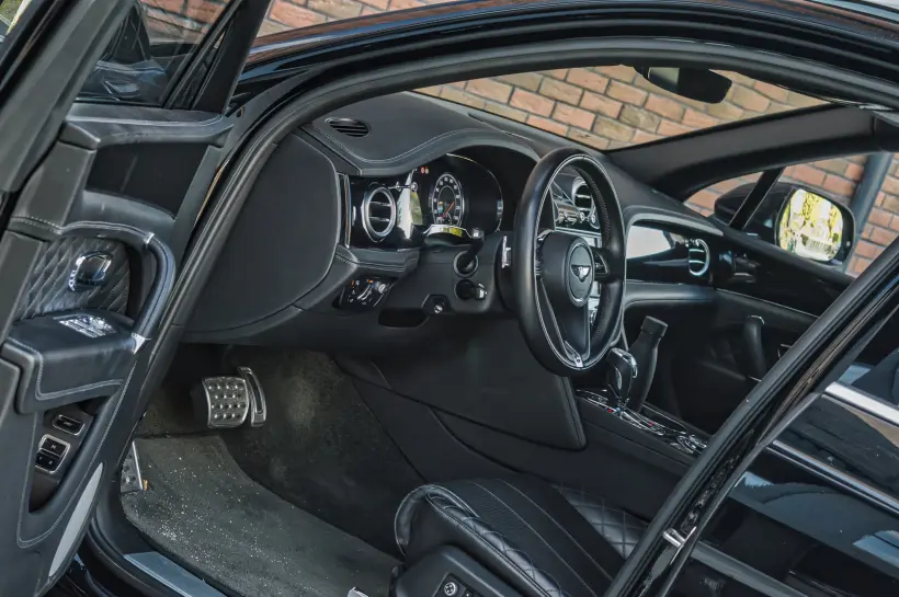 Bentley Bentayga W12 6.0 FULL голяма снимка 389 - CrediRent Bentley Bentayga W12 6.0 FULL голяма снимка 389