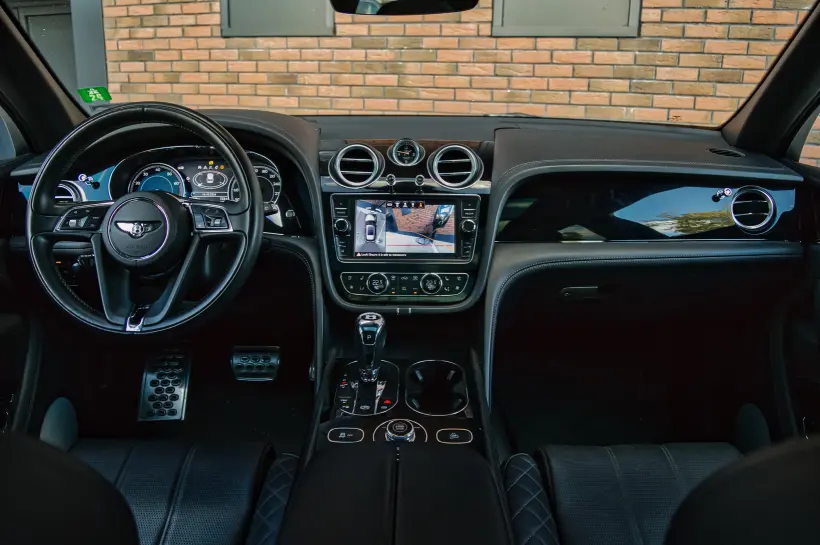 Bentley Bentayga W12 6.0 FULL голяма снимка 392 - CrediRent Bentley Bentayga W12 6.0 FULL голяма снимка 392