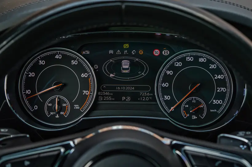 Bentley Bentayga W12 6.0 FULL голяма снимка 396 - CrediRent Bentley Bentayga W12 6.0 FULL голяма снимка 396