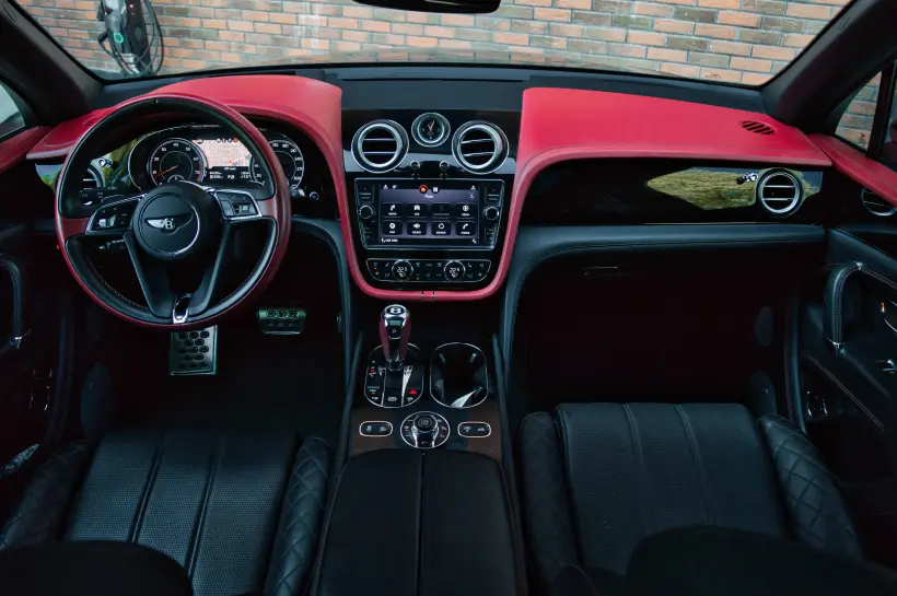 Bentley Bentayga W12 6.0 голяма снимка 1836 - CrediRent Bentley Bentayga W12 6.0 голяма снимка 1836