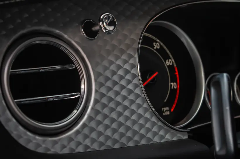 Bentley Continental GT 4.0 V8 Mulliner голяма снимка 439 - CrediRent Bentley Continental GT 4.0 V8 Mulliner голяма снимка 439