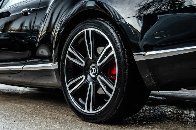 Bentley Continental GT 4.0 V8 Mulliner голяма снимка 428 - CrediRent Bentley Continental GT 4.0 V8 Mulliner голяма снимка 428