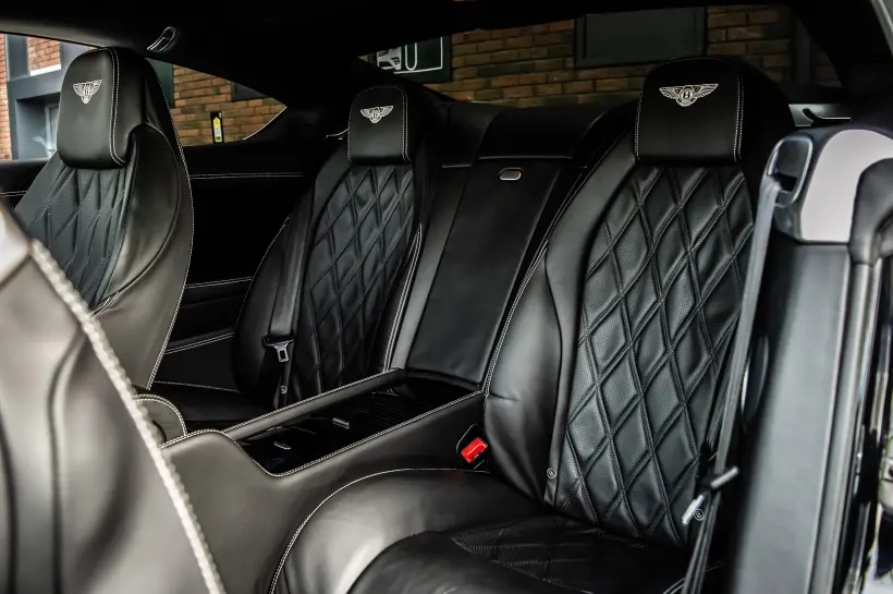 Bentley Continental GT 4.0 V8 Mulliner голяма снимка 432 - CrediRent Bentley Continental GT 4.0 V8 Mulliner голяма снимка 432