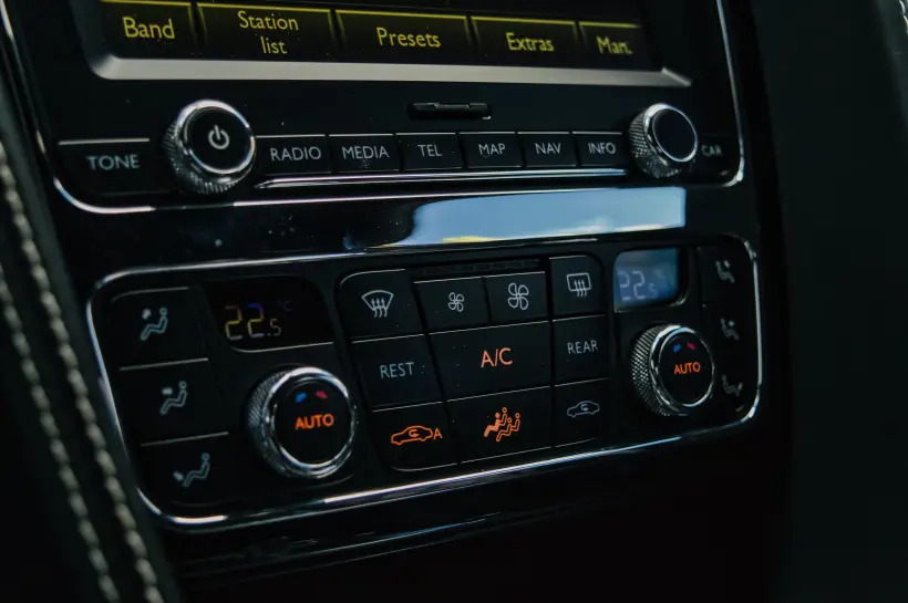 Bentley Continental GT 4.0 V8 голяма снимка 417 - CrediRent Bentley Continental GT 4.0 V8 голяма снимка 417