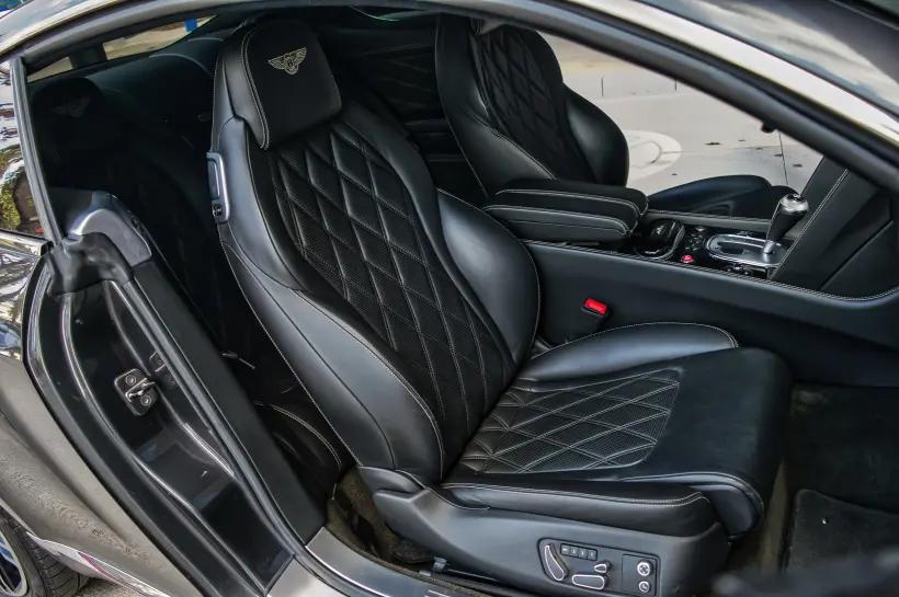 Bentley Continental GT 4.0 V8 голяма снимка 420 - CrediRent Bentley Continental GT 4.0 V8 голяма снимка 420