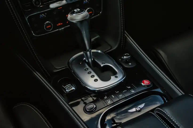 Bentley Continental GT 4.0 V8 голяма снимка 410 - CrediRent Bentley Continental GT 4.0 V8 голяма снимка 410