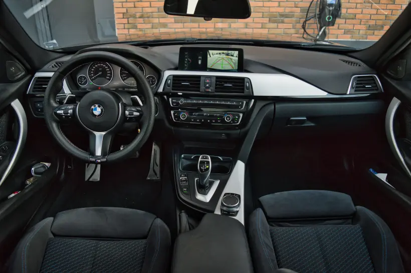 BMW 335 D голяма снимка 1808 - CrediRent BMW 335 D голяма снимка 1808