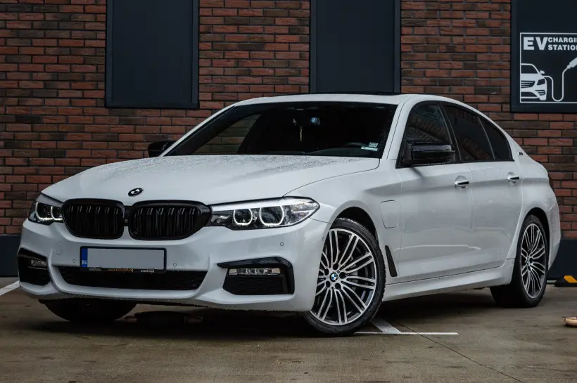 BMW 530 Е Plug-in Hybrid голяма снимка 1335 - CrediRent BMW 530 Е Plug-in Hybrid голяма снимка 1335