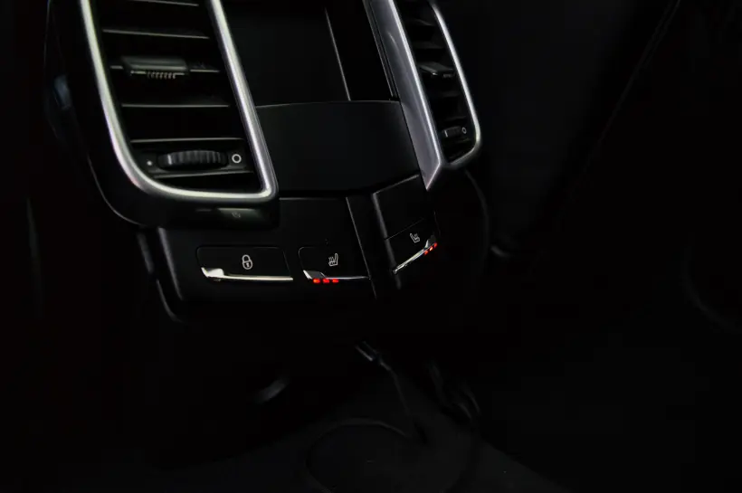 Porsche Cayenne D Platinum Edition голяма снимка 1391 - CrediRent Porsche Cayenne D Platinum Edition голяма снимка 1391