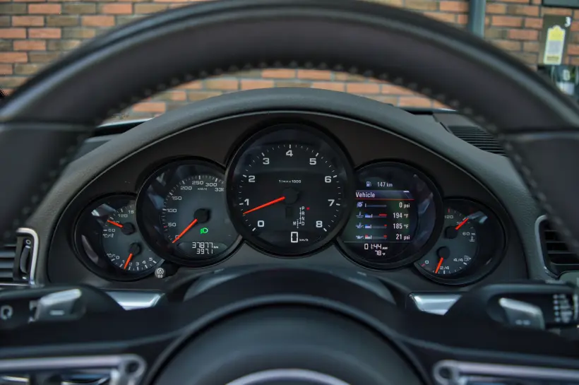 Porsche 911 Carrera 991.2 голяма снимка 1769 - CrediRent Porsche 911 Carrera 991.2 голяма снимка 1769