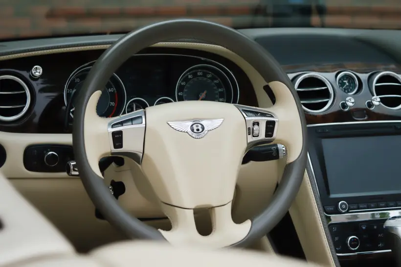 Bentley Continental GTC V8 4.0 голяма снимка 928 - CrediRent Bentley Continental GTC V8 4.0 голяма снимка 928