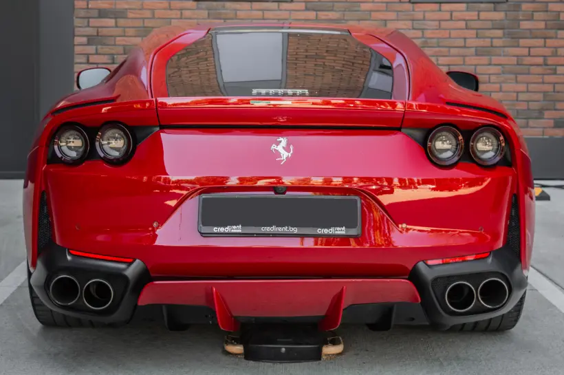 Ferrari 812 Superfast / Novitec / Carbon голяма снимка 2210 - CrediRent Ferrari 812 Superfast / Novitec / Carbon голяма снимка 2210