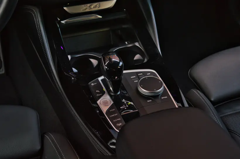 BMW X4 30 i M-Pack Shadow голяма снимка 1734 - CrediRent BMW X4 30 i M-Pack Shadow голяма снимка 1734