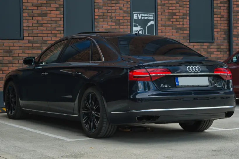 Audi A8L 4.0 TFSI Quattro голяма снимка 1100 - CrediRent Audi A8L 4.0 TFSI Quattro голяма снимка 1100