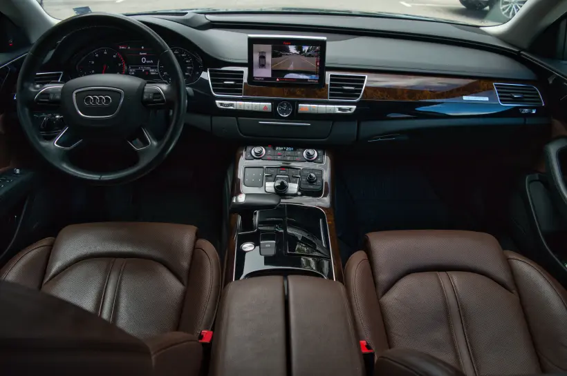 Audi A8L 4.0 TFSI Quattro голяма снимка 1102 - CrediRent Audi A8L 4.0 TFSI Quattro голяма снимка 1102