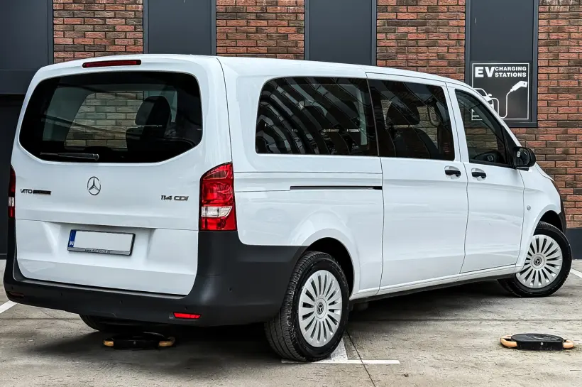 Mercedes Vito Tourer голяма снимка 634 - CrediRent Mercedes Vito Tourer голяма снимка 634