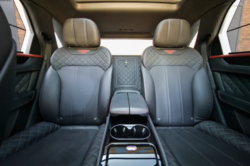 Bentley Bentayga W12 6.0 голяма снимка 859 - CrediRent Bentley Bentayga W12 6.0 голяма снимка 859