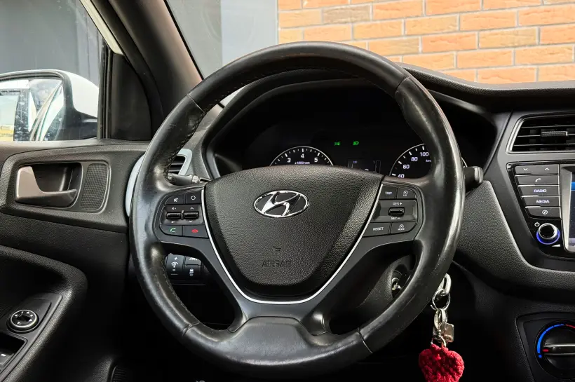 Hyundai i20 1.0 голяма снимка 1786 - CrediRent Hyundai i20 1.0 голяма снимка 1786