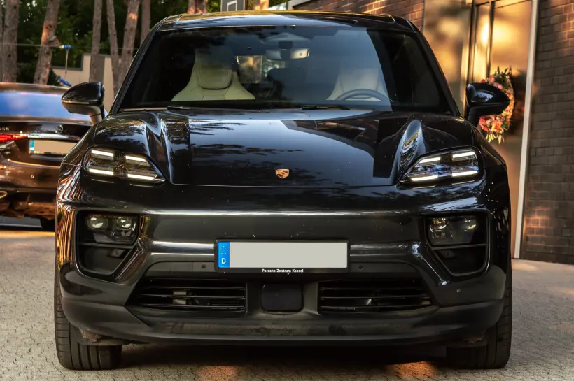 Porsche Macan 4 Electric / PASM / Pano / Matrix LED голяма снимка 1951 - CrediRent Porsche Macan 4 Electric / PASM / Pano / Matrix LED голяма снимка 1951