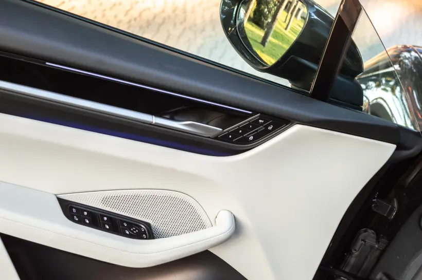 Porsche Macan 4 Electric / PASM / Pano / Matrix LED голяма снимка 1960 - CrediRent Porsche Macan 4 Electric / PASM / Pano / Matrix LED голяма снимка 1960