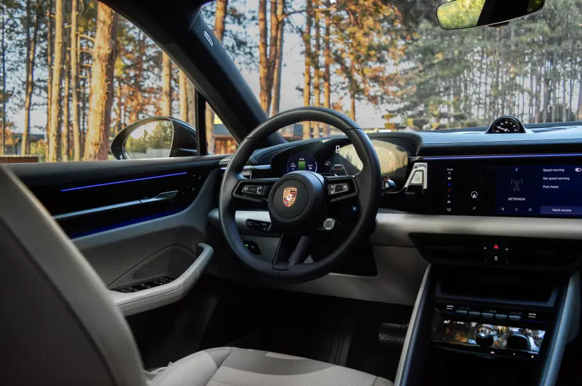 Porsche Macan 4 Electric / PASM / Pano / Matrix LED голяма снимка 1963 - CrediRent Porsche Macan 4 Electric / PASM / Pano / Matrix LED голяма снимка 1963