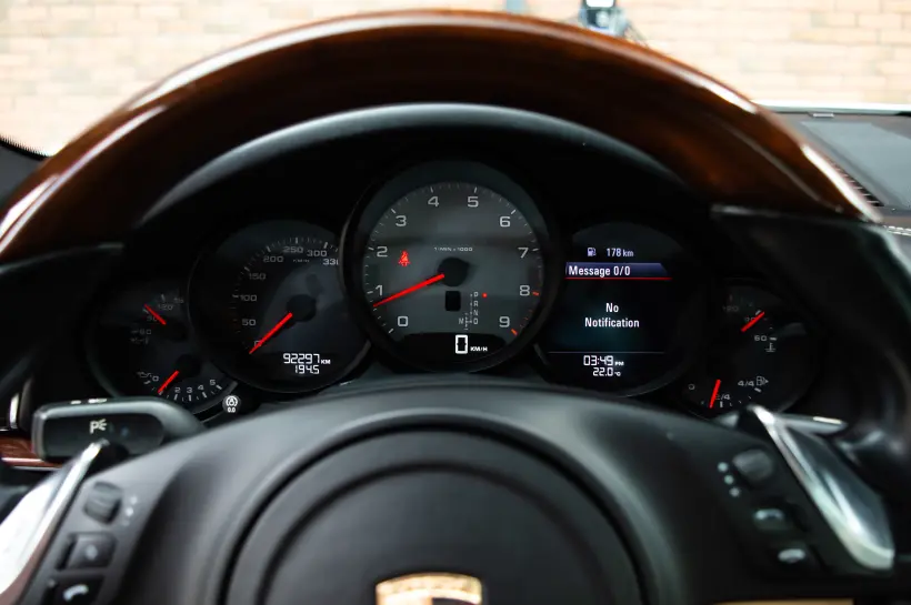 Porsche 911 991 Targa 4S голяма снимка 2203 - CrediRent Porsche 911 991 Targa 4S голяма снимка 2203