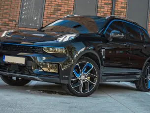 Lynk & Co 01 Plug-in Hybrid - CrediRent Lynk & Co 01 Plug-in Hybrid