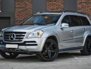 Mercedes GL550 4Matic - CrediRent Mercedes GL550 4Matic