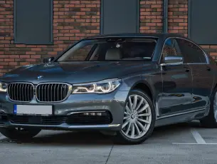 BMW 730d xDrive - CrediRent BMW 730d xDrive