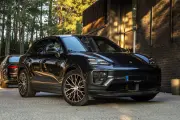 Porsche Macan 4 Electric / PASM / Pano / Matrix LED малка снимка 1952 - CrediRent Porsche Macan 4 Electric / PASM / Pano / Matrix LED малка снимка 1952