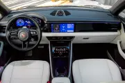 Porsche Macan 4 Electric / PASM / Pano / Matrix LED малка снимка 1962 - CrediRent Porsche Macan 4 Electric / PASM / Pano / Matrix LED малка снимка 1962